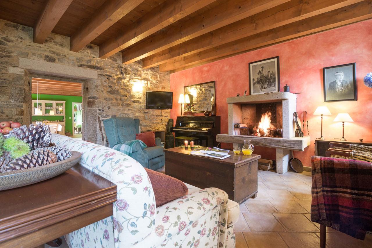 Casa Rural Grana Da Acea Monfero Exteriör bild